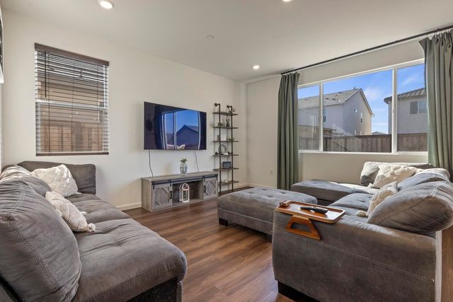 5439 Drawbridge Way, Riverbank, CA 95367