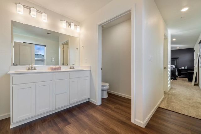 5439 Drawbridge Way, Riverbank, CA 95367