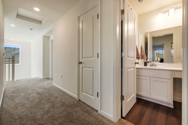 5439 Drawbridge Way, Riverbank, CA 95367