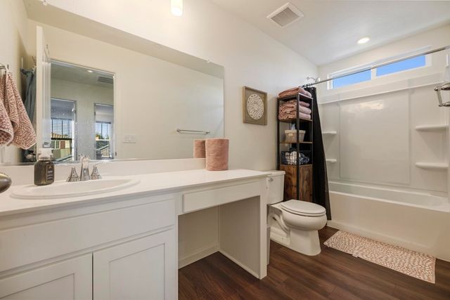 5439 Drawbridge Way, Riverbank, CA 95367