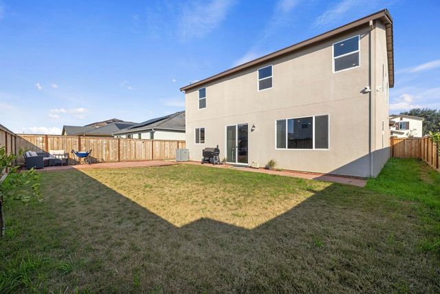 5439 Drawbridge Way, Riverbank, CA 95367