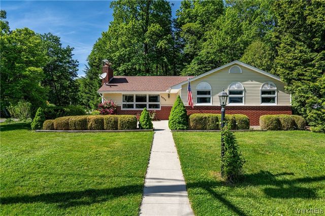 3922 North Hampton Brook Drive, Hamburg, NY 14075