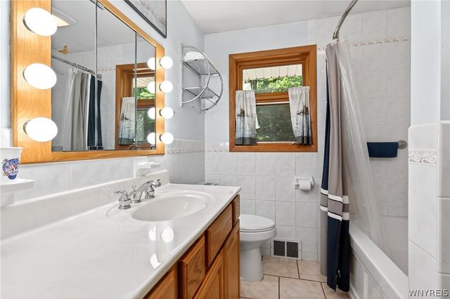 3922 North Hampton Brook Drive, Hamburg, NY 14075