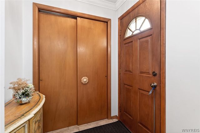 3922 North Hampton Brook Drive, Hamburg, NY 14075