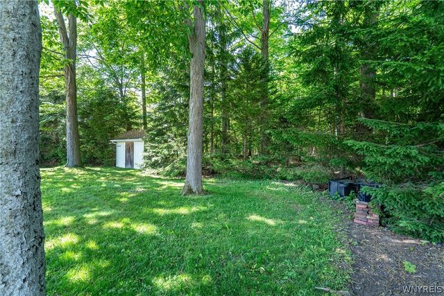 3922 North Hampton Brook Drive, Hamburg, NY 14075