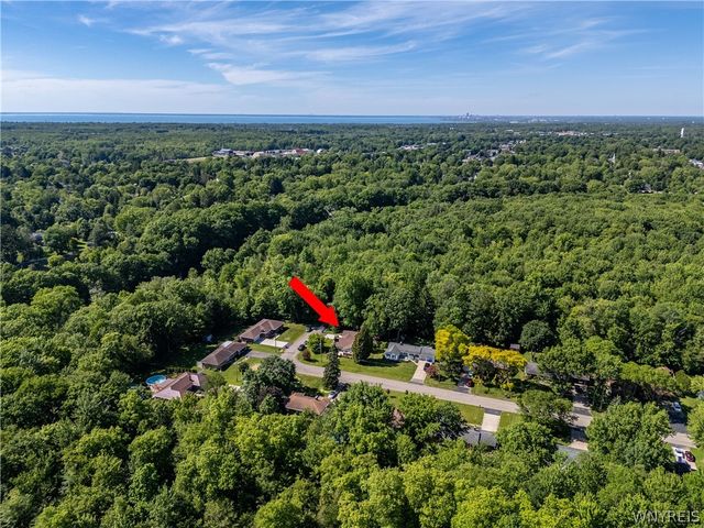 3922 North Hampton Brook Drive, Hamburg, NY 14075