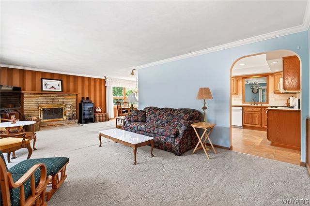 3922 North Hampton Brook Drive, Hamburg, NY 14075