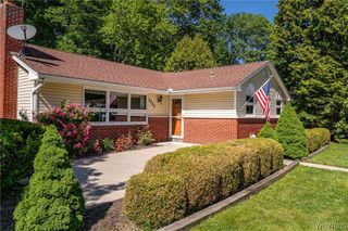 3922 North Hampton Brook Drive, Hamburg, NY 14075