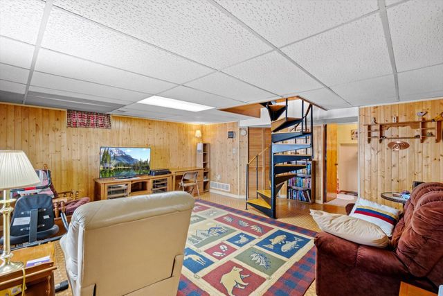 10421 Park Circle, Pine City, MN 55063