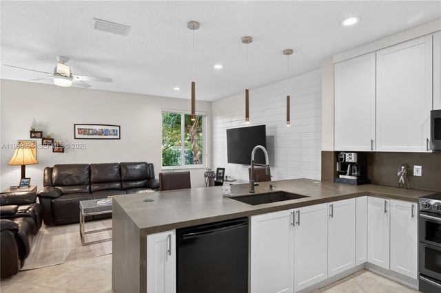 1512 Maple Dr, Weston, FL 33327