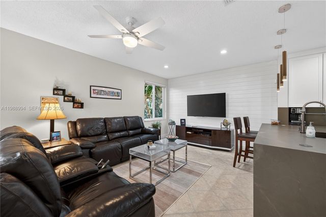 1512 Maple Dr, Weston, FL 33327