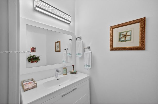 1512 Maple Dr, Weston, FL 33327