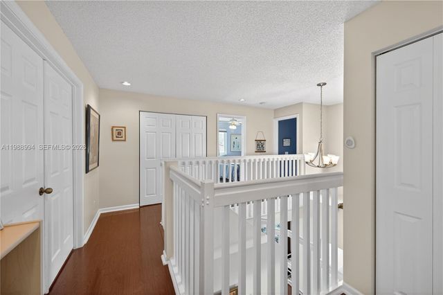 1512 Maple Dr, Weston, FL 33327