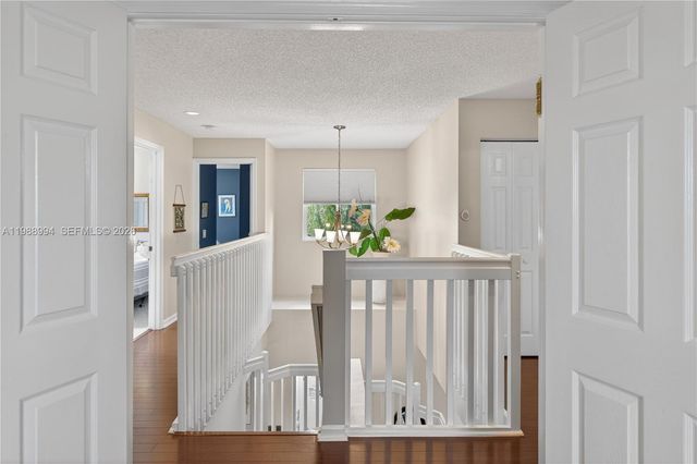 1512 Maple Dr, Weston, FL 33327