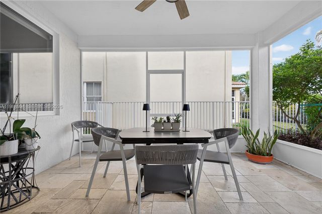 1512 Maple Dr, Weston, FL 33327