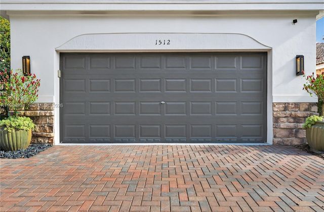 1512 Maple Dr, Weston, FL 33327