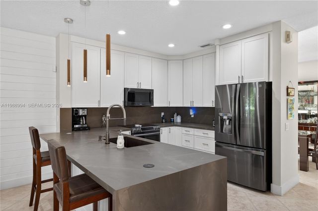 1512 Maple Dr, Weston, FL 33327