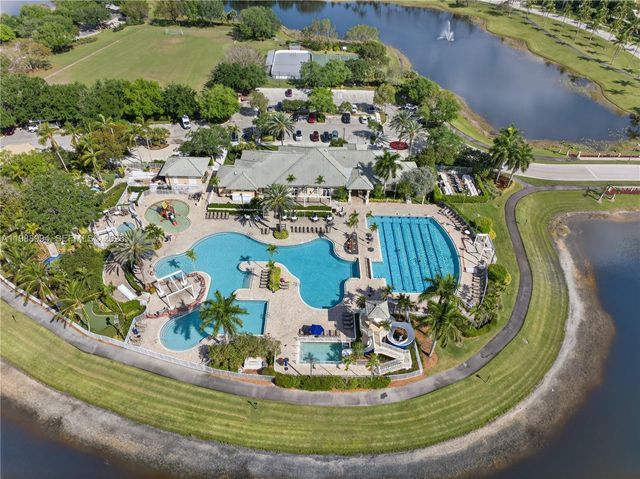 1512 Maple Dr, Weston, FL 33327