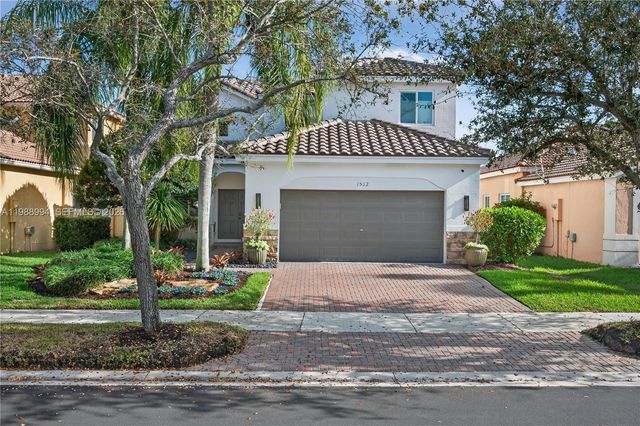 1512 Maple Dr, Weston, FL 33327
