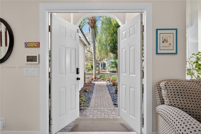 1512 Maple Dr, Weston, FL 33327