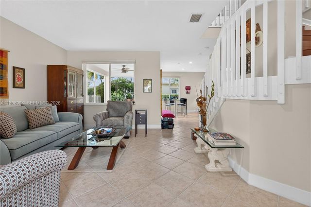 1512 Maple Dr, Weston, FL 33327