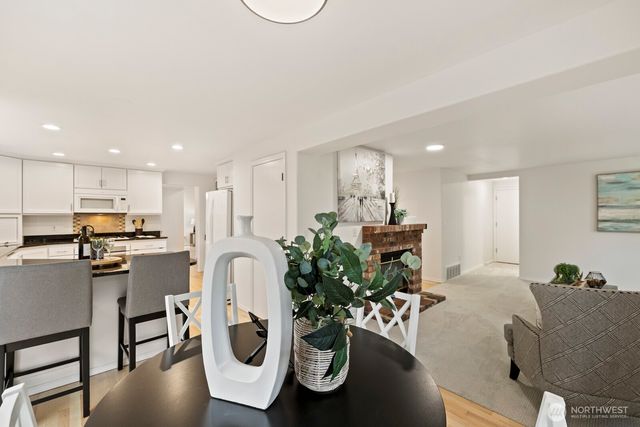 7422 NE 163rd Street, Kenmore, WA 98028