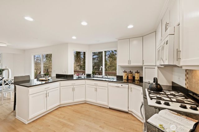 7422 NE 163rd Street, Kenmore, WA 98028