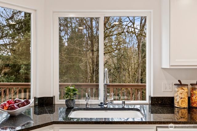 7422 NE 163rd Street, Kenmore, WA 98028