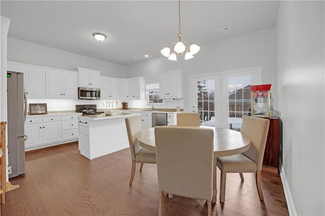 733 Burlington Road, Warrensburg, MO 64093