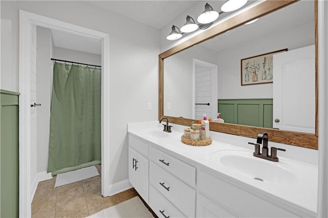 733 Burlington Road, Warrensburg, MO 64093