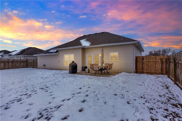 733 Burlington Road, Warrensburg, MO 64093