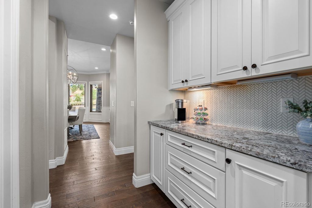 Image 16 of property listing at 10767 Backcountry Drive, Highlands Ranch, CO 80126
