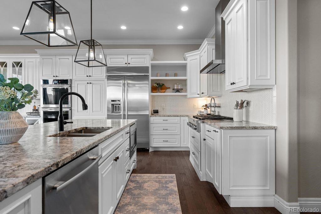Image 5 of property listing at 10767 Backcountry Drive, Highlands Ranch, CO 80126