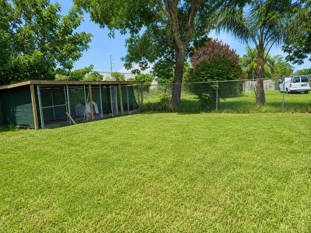 2411 SE Morningside Boulevard, Port St. Lucie, FL 34952