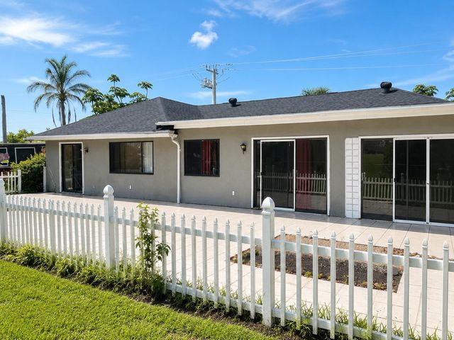 2411 SE Morningside Boulevard, Port St. Lucie, FL 34952
