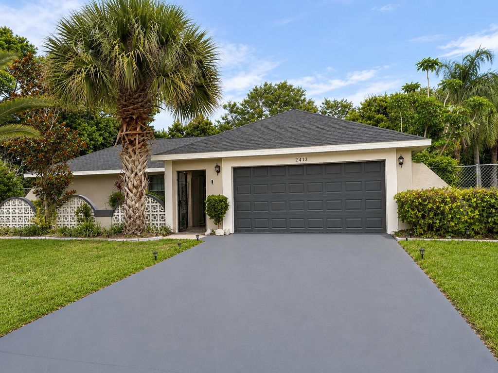 2411 SE Morningside Boulevard, Port St. Lucie, FL 34952