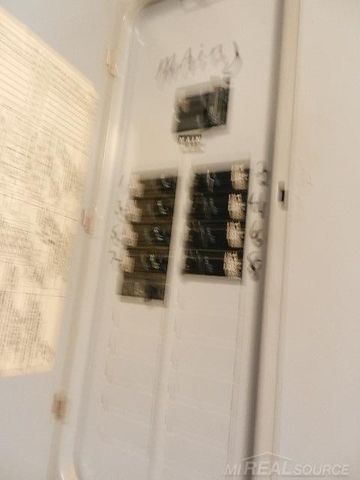 27141 Maywood Street, Roseville, MI 48066