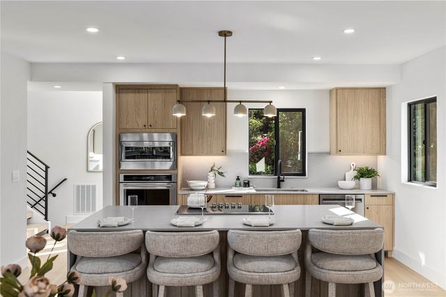 1702 Hilltop Road NW, Gig Harbor, WA 98335