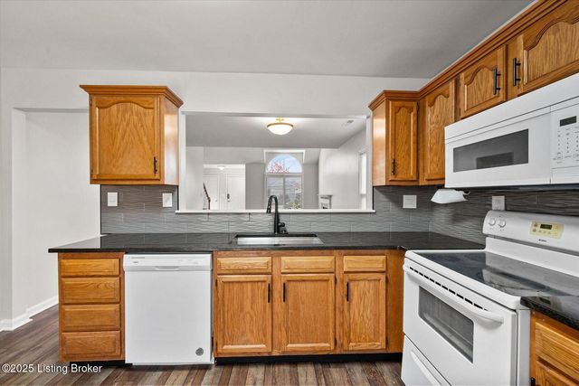 10523 Going Ct, Louisville, KY 40241