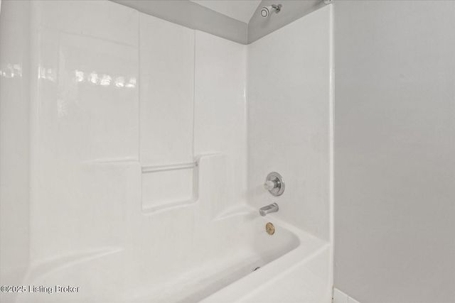 10523 Going Ct, Louisville, KY 40241