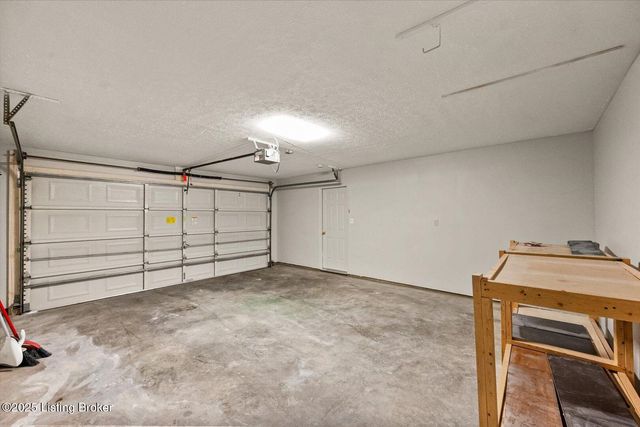 10523 Going Ct, Louisville, KY 40241