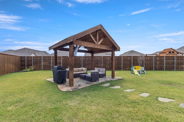 1072 Tara Court, Haslet, TX 76052