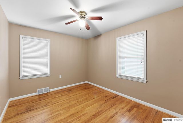 2315 S 48th Avenue, Omaha, NE 68106
