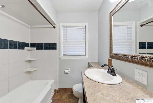 2315 S 48th Avenue, Omaha, NE 68106