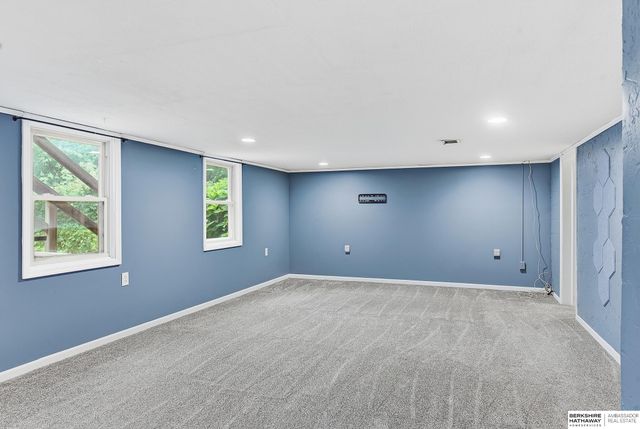 2315 S 48th Avenue, Omaha, NE 68106