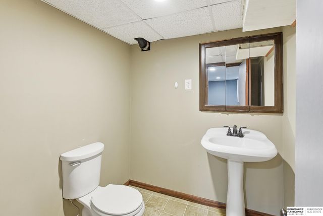 2315 S 48th Avenue, Omaha, NE 68106
