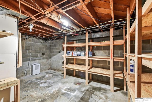 2315 S 48th Avenue, Omaha, NE 68106