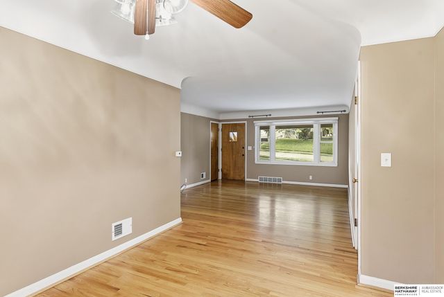 2315 S 48th Avenue, Omaha, NE 68106