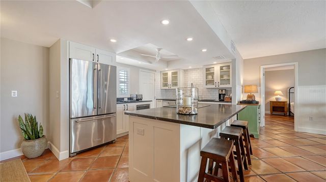 800 BENJAMIN FRANKLIN DRIVE 406, Sarasota, FL 34236
