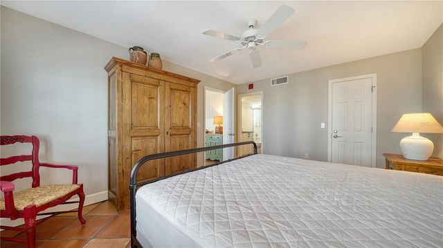 800 BENJAMIN FRANKLIN DRIVE 406, Sarasota, FL 34236